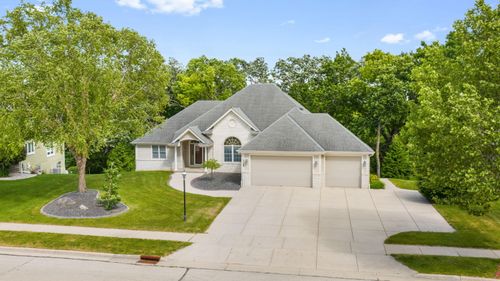 315 Prairie Song Dr, Waukesha, WI, 53188-9565 | Card Image
