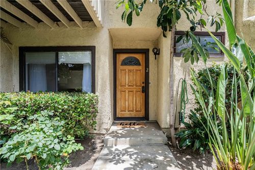 2-6746 Encino Ave, Van Nuys, CA, 91406 | Card Image
