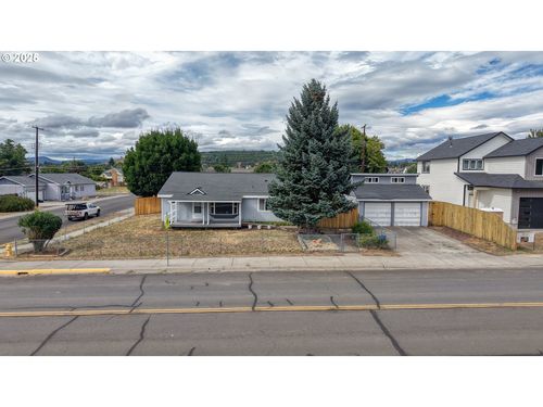 501 E Collins St, Goldendale, WA, 98620-9224 | Card Image