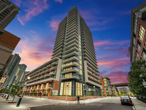 216-38 Iannuzzi St, Toronto, ON, M5V0S2 | Card Image