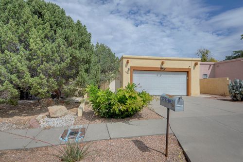 9823 Denali Rd Ne, Albuquerque, NM, 87111-1266 | Card Image
