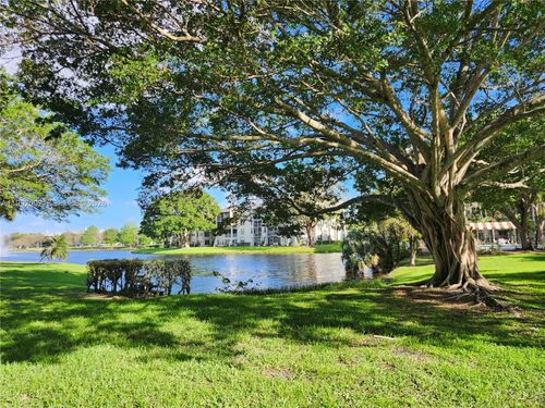 apt-101-9410 Poinciana Pl, Davie, FL, 33324-4806 | Card Image