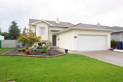 22 Mount Backus Cres W, Lethbridge, AB, T1K6P7 | Card Image