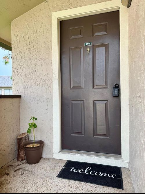 apt-124-3019 Antique Oaks Cir, WINTER PARK, FL, 32792-5660 | Card Image