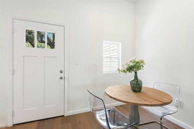 Dining area | Image 6