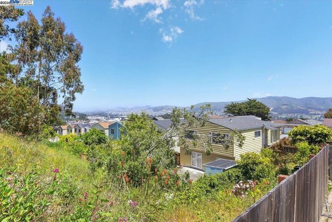 20 Martgate Street, House other with 3 bedrooms, 2 bathrooms and 2 parking in Daly City CA | Image 34