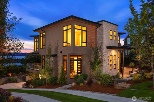 721 2nd St S, Kirkland, WA, 98033-6527 | Card Image