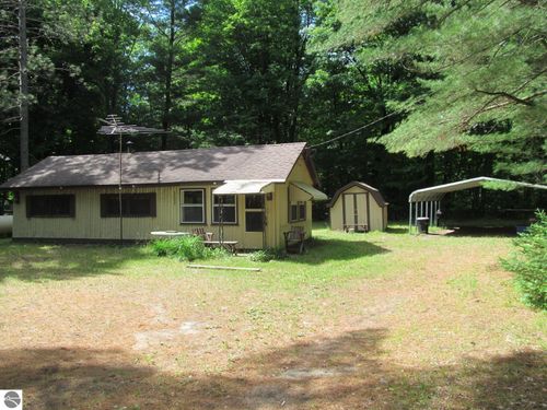 11052 N Hodenpyle Dam Rd, Mesick, MI, 49668-9619 | Card Image