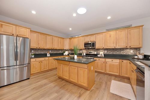 2024 Farmgate Ln, Lincoln, CA, 95648-8600 | Card Image