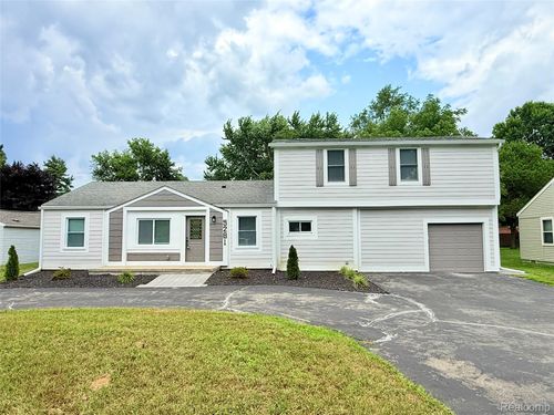 5281 Wilby St, Shelby Township, MI, 48317-3030 | Card Image