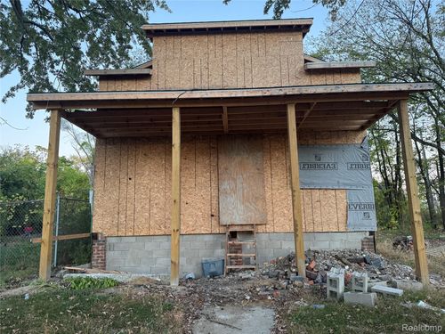 17586 Gable St, Hamtramck, MI, 48212-1326 | Card Image