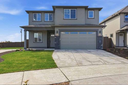 3923 Ne Oakside Loop, Bend, OR, 97701-5185 | Card Image
