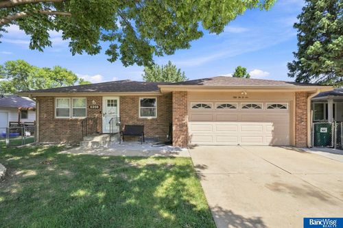 5206 Melrose Ave, Lincoln, NE, 68506-3432 | Card Image
