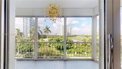 601 - 300 Diplomat Pkwy, Condo with 2 bedrooms, 2 bathrooms and null parking in Hallandale Beach FL | Image 2