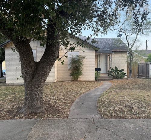 528 W Lee Ave, Kingsville, TX, 78363-4330 | Card Image