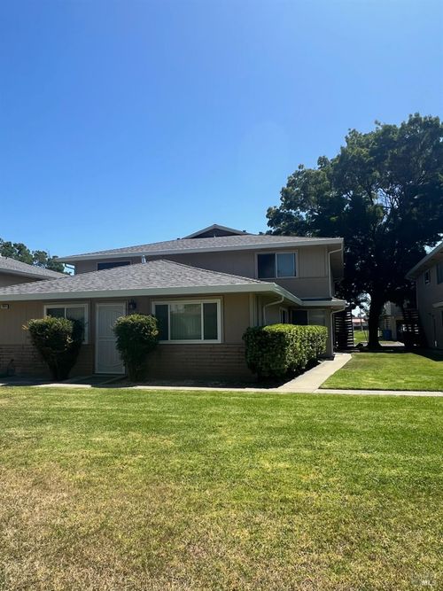 apt-2-1950 Duxburry Ln, Vacaville, CA, 95687-6150 | Card Image