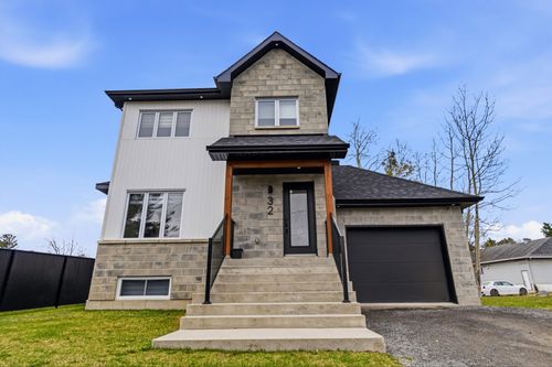 32 Rue Dero, Terrebonne, QC, J6Y1L5 | Card Image