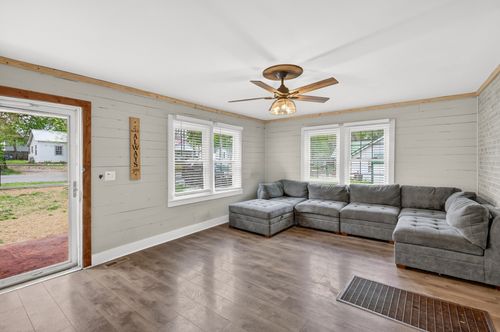 715 Madison St, Manchester, TN, 37355-1940 | Card Image