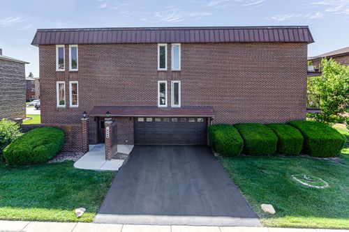 3-10408 Menard Ave, Oak Lawn, IL, 60453-4438 | Card Image