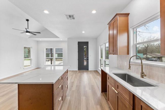 Kitchen | Image 7