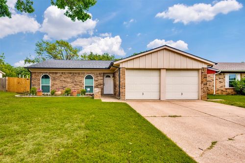 5901 Myers Rd, Arlington, TX, 76017-4005 | Card Image