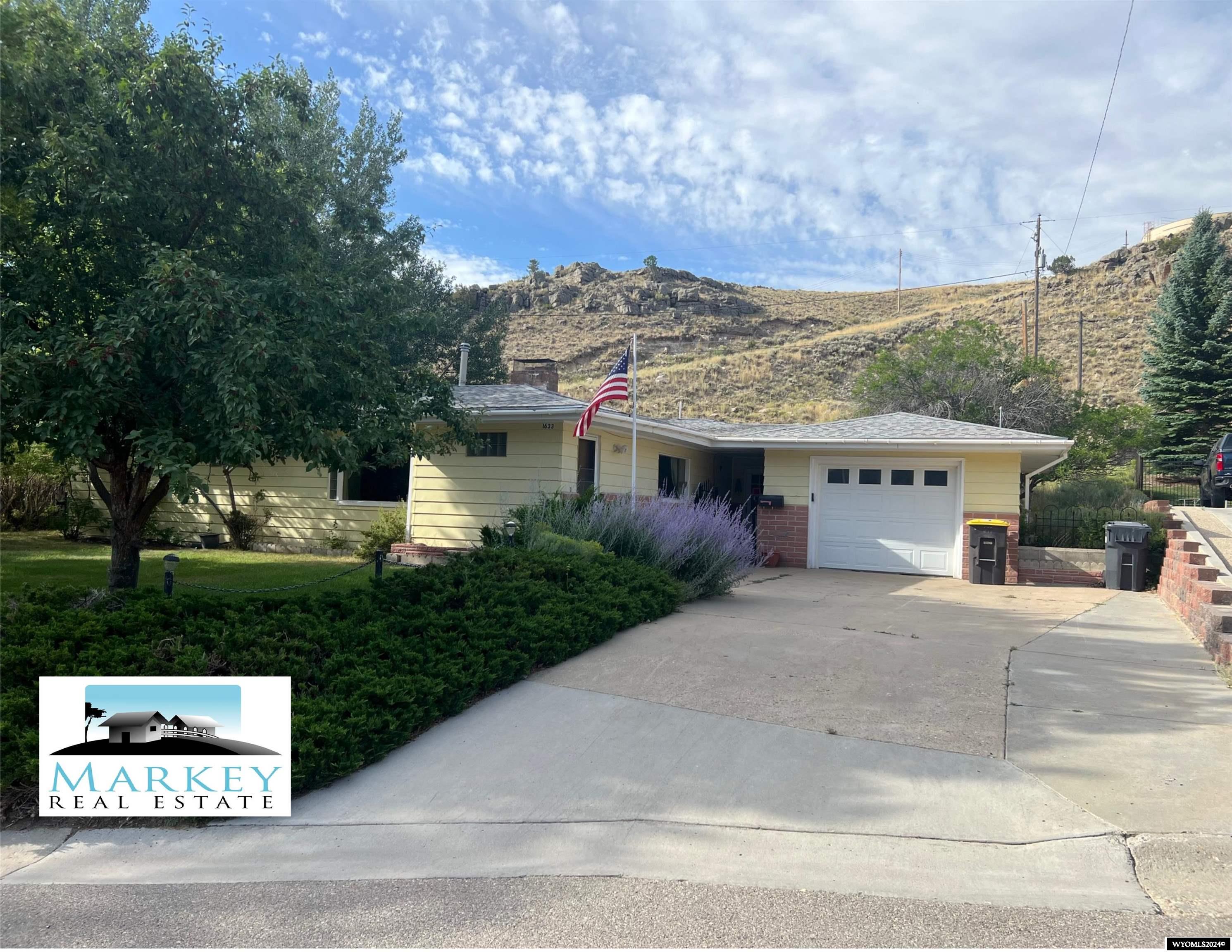 1633 Park Drive, For Sale in Rawlins Zoocasa