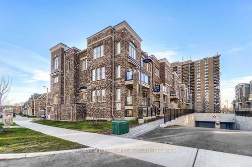 267-60 Parrotta Dr, Toronto, ON, M9M0E5 | Card Image