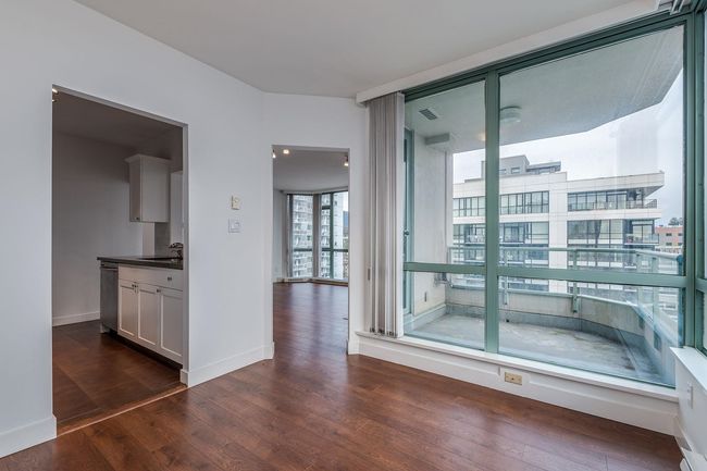 1002 - 140 E 14 Th Street, Condo with 1 bedrooms, 1 bathrooms and 1 parking in North Vancouver BC | Image 10