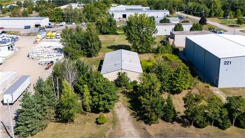 {{alt}} | Card Image