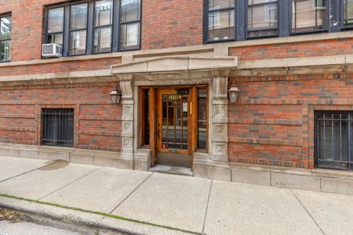3w-1419 E 58th St, Chicago, IL, 60637-7149 | Card Image