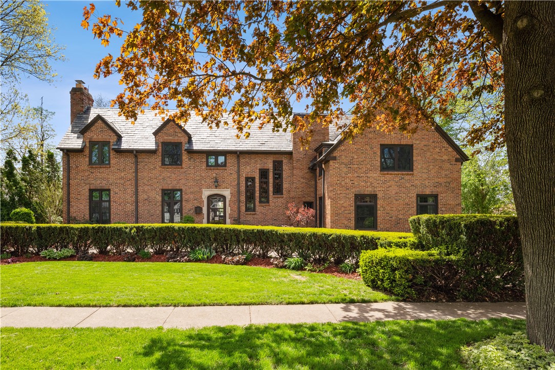 Montgomery St, Knoxville, IA 50138