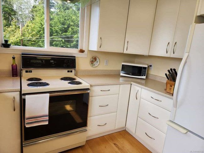 367 Pine St, House other with 3 bedrooms, 2 bathrooms and 2 parking in Alert Bay BC | Image 10