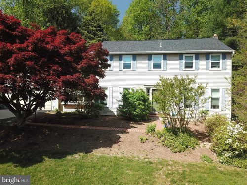 10 Fox Chase, GLENMOORE, PA, 19343-9540 | Card Image