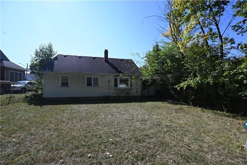 30 Redfern Dr, Rochester, NY, 14620-4618 | Card Image