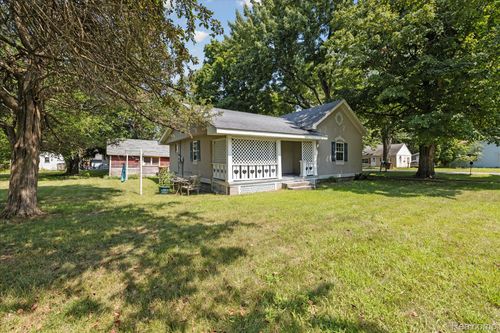 603 N Line St, Chesaning, MI, 48616-1134 | Card Image