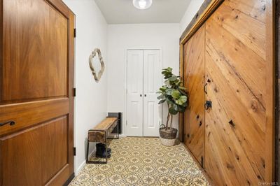 Welcome into the front entrance, the perfect place to hang your coat and ditch the hiking boots. | Image 3