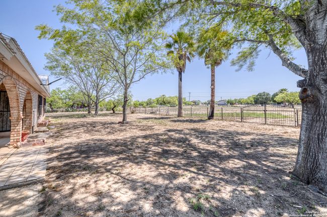 1390 Windmill Rd, House other with 2 bedrooms, 2 bathrooms and null parking in Uvalde TX | Image 19