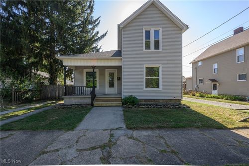 814 Dover Ave, Dover, OH, 44622-2739 | Card Image