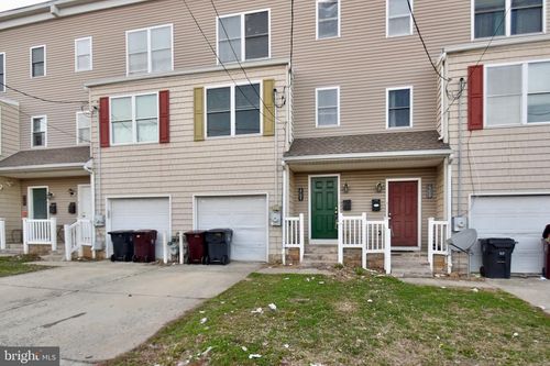 2709 Enterprise St, WILMINGTON, DE, 19802-3564 | Card Image