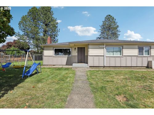 324 18th St, Saint Helens, OR, 97051-1344 | Card Image