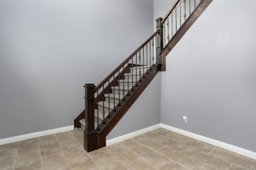 2156 Austin Dr, Shelby Twp, MI, 48316-2813 | Card Image