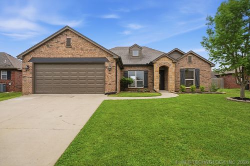 12426 E 129th St N, Collinsville, OK, 74021-7180 | Card Image