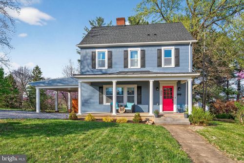 213 W 1st St, FRONT ROYAL, VA, 22630-2639 | Card Image