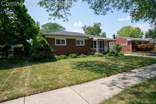 3150 Middlefield Dr, Trenton, MI, 48183-3574 | Card Image