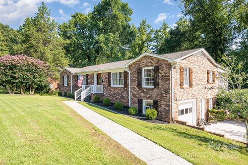 330 Club Dr, Gastonia, NC, 28054-3929 | Card Image