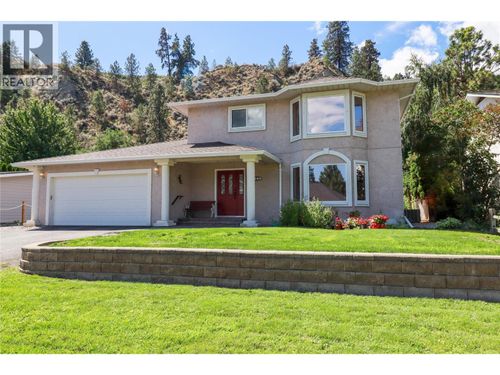 7513 Higgin Ave, Summerland, BC, V0H1Z6 | Card Image