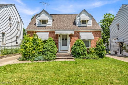 13207 Grannis Rd, Garfield Heights, OH, 44125-4417 | Card Image