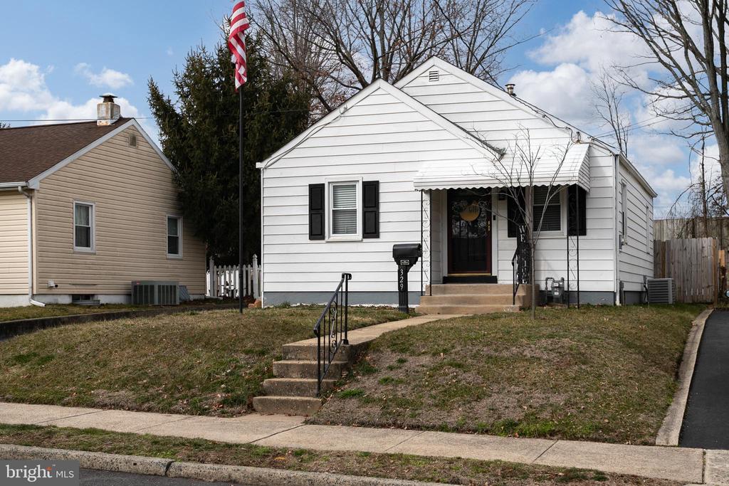 Churchill Ave, Trenton, NJ 08610