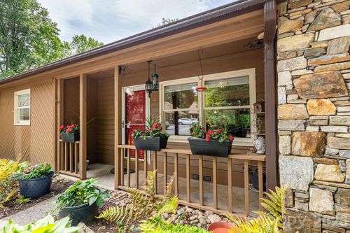 12 Pencross Cir, Etowah, NC, 28729-8780 | Card Image