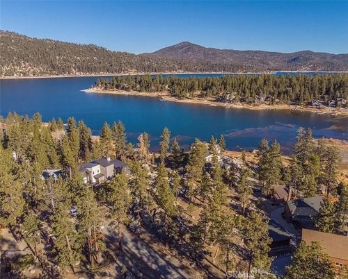 831 Cove Dr, Big Bear Lake, CA, 92315-2217 | Card Image